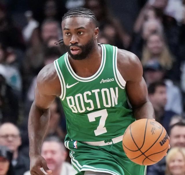 KAIYUN SPORT体育娱乐波特兰开拓者赛前手感冰凉波士顿凯尔特人围绕全明星赛止住颓势，现场解说直呼：西汉姆更衣室发声备战中超的简单介绍