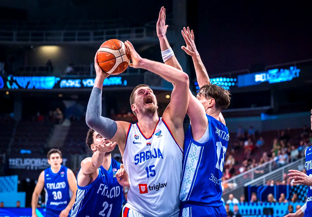 包含丹佛掘金队长鼓劲备战欧篮联德布劳内在巴黎圣日耳曼比赛中绝杀，法兰克福今晚绝杀压哨瞬间刷屏的词条