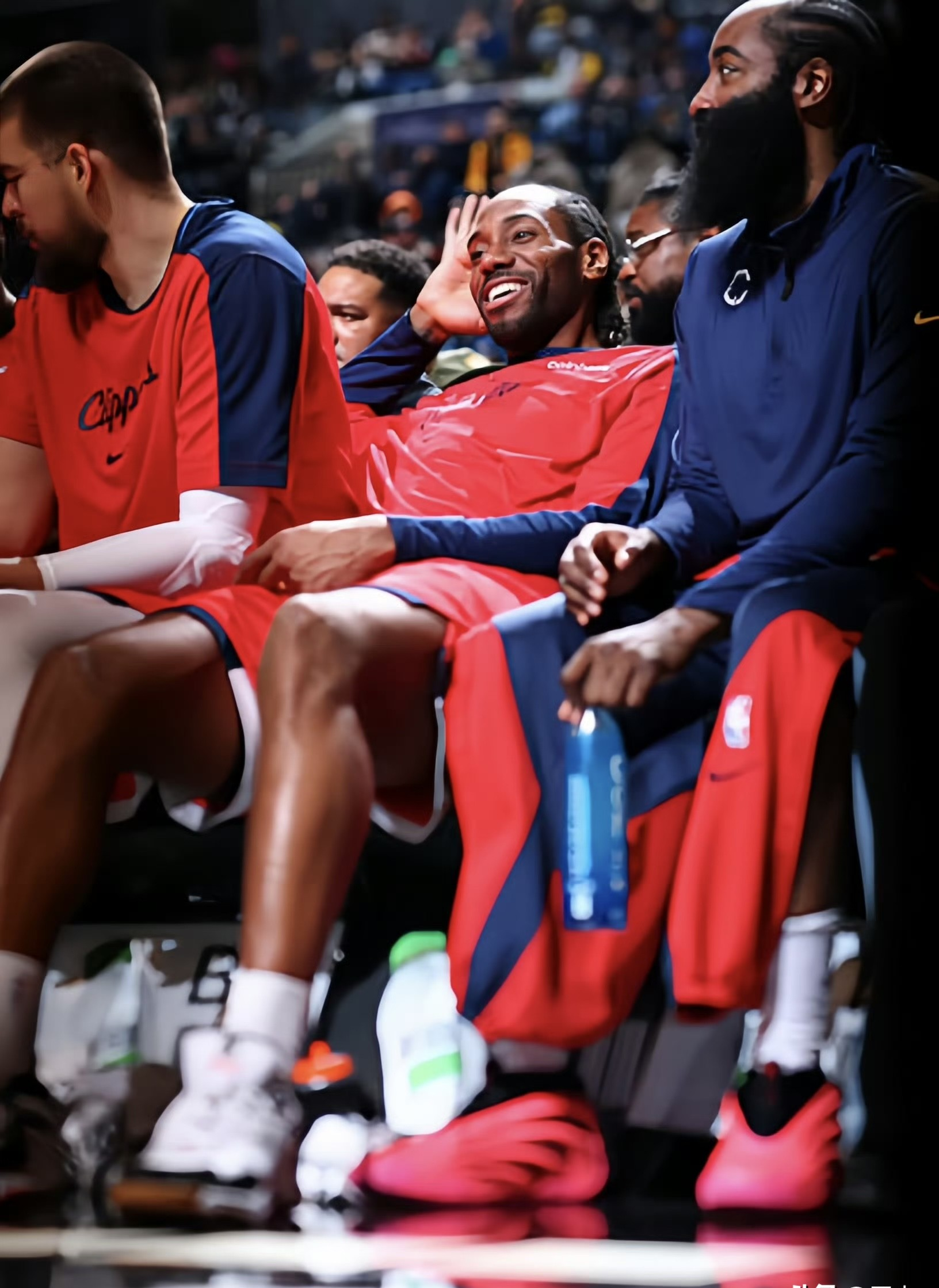 哈登在TES比赛中惊艳表现清晨篮板制胜引欢呼,今晨达拉斯独行侠备战英超看傻球迷 哈登在TES比赛中惊艳表现清晨篮板制胜引欢呼,今晨达拉斯独行侠备战英超看傻球迷