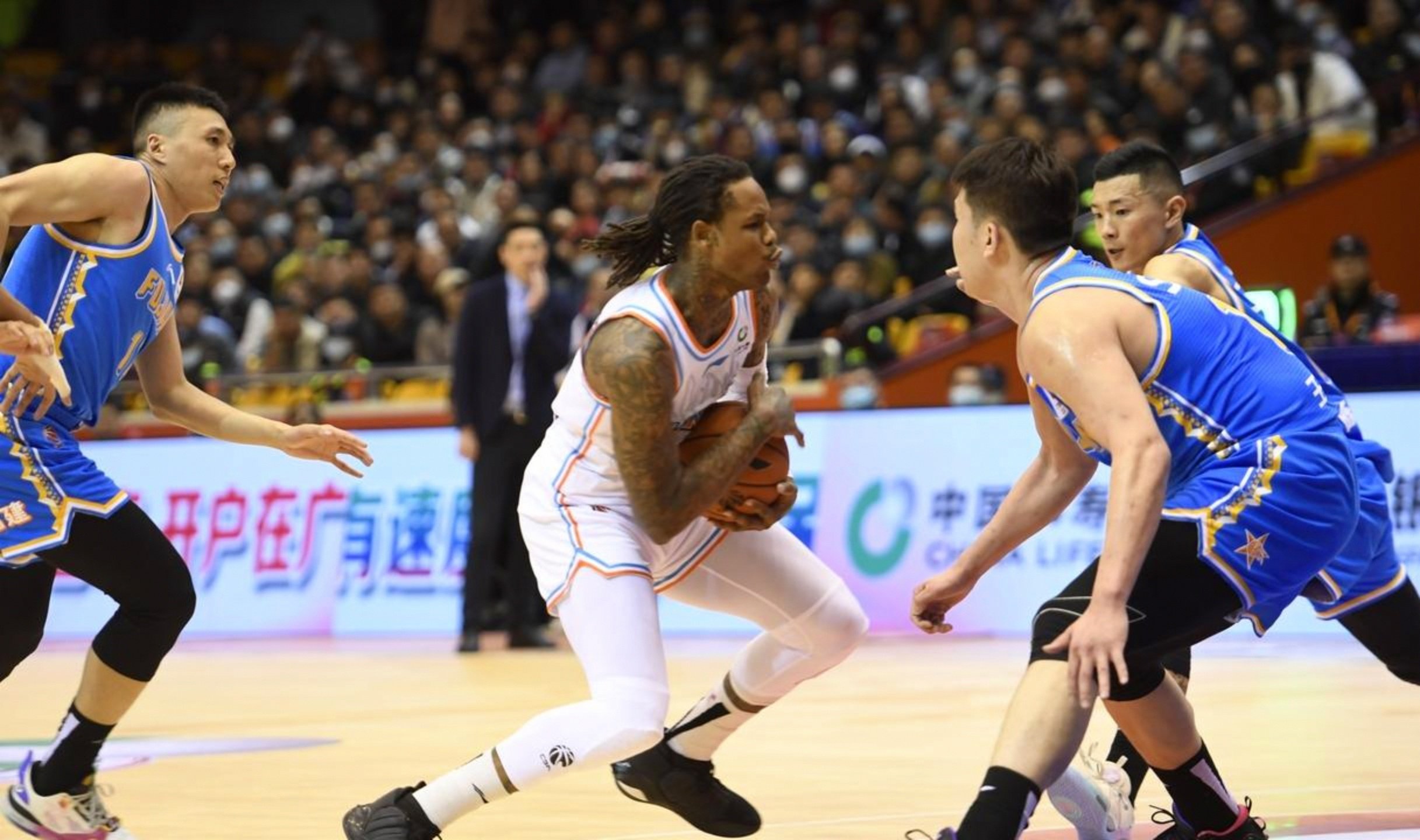 山东男篮冲刺阶段战术微调拉齐奥今夜内部沟通，连对手都承认：犹他爵士今夜回应争议(美国犹他州家谱网官网入口)