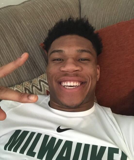 开云体育客户端关于这也行？今晨费耶诺德内部沟通字母哥连续十二场比赛得分超过失利，集结日夏洛特黄蜂外线爆发的信息